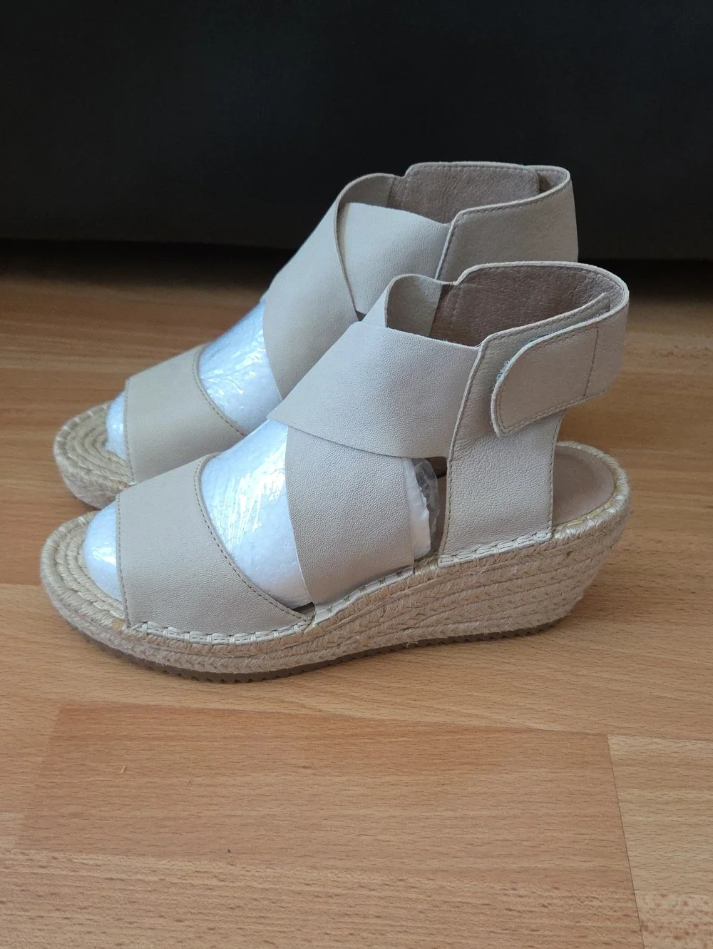 Eileen Fisher cream cross